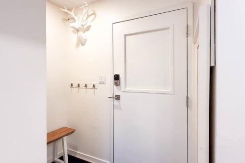 10-704 7Th Avenue W, Vancouver, BC 