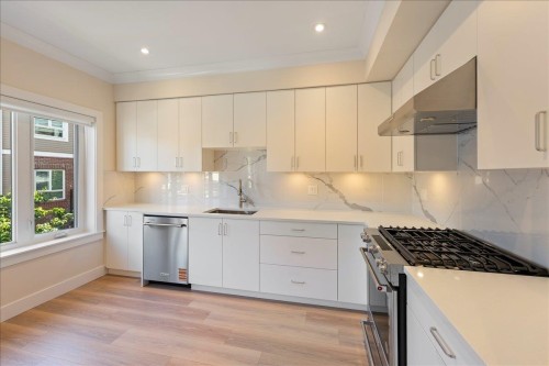 4854 Slocan Street, Vancouver, BC 