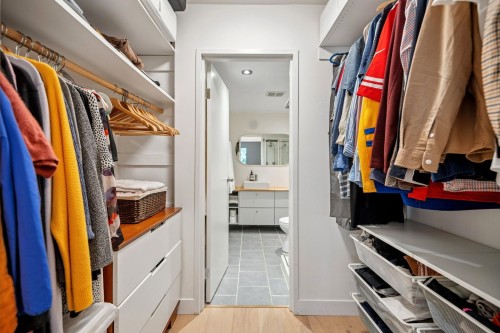 209-1420 8 Avenue E, Vancouver, BC 