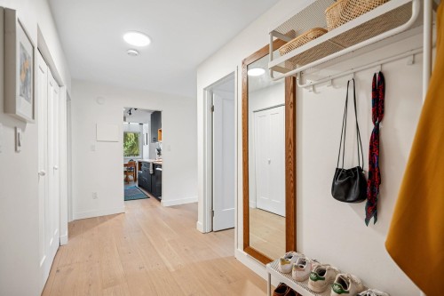 209-1420 8 Avenue E, Vancouver, BC 