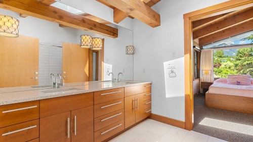 865 Andover Crescent, West Vancouver, BC 