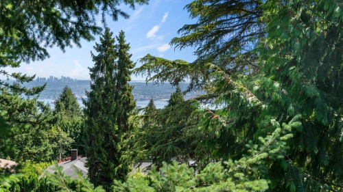 865 Andover Crescent, West Vancouver, BC 