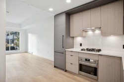 104-2268 Broadway E Vancouver, BC V5N 1W9