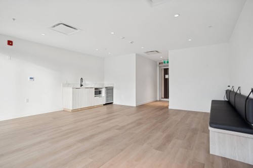 104-2268 Broadway E, Vancouver, BC 