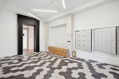 104-2268 Broadway E, Vancouver, BC 