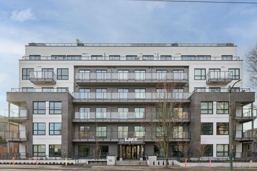 104-2268 Broadway E, Vancouver, BC 