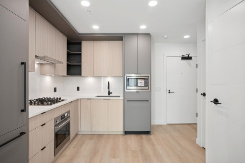 104-2268 Broadway E, Vancouver, BC 