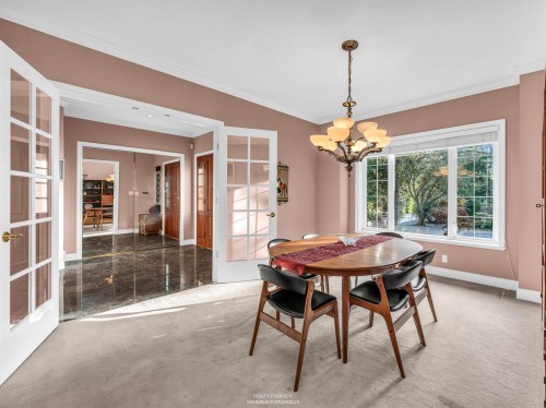 563 Esquimalt Avenue, West Vancouver, BC 