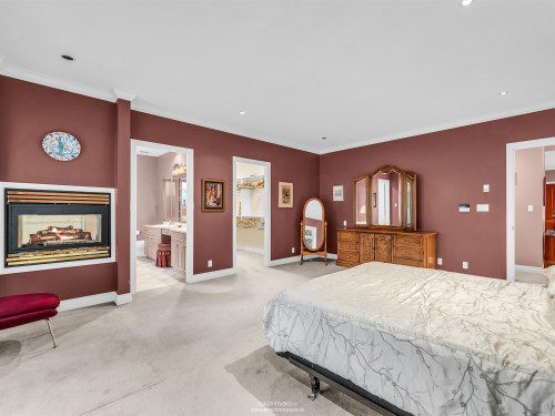 563 Esquimalt Avenue, West Vancouver, BC 