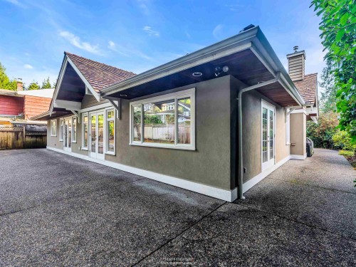 563 Esquimalt Avenue, West Vancouver, BC 