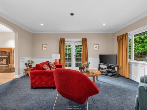 563 Esquimalt Avenue, West Vancouver, BC 