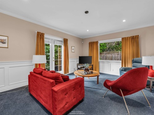 563 Esquimalt Avenue, West Vancouver, BC 