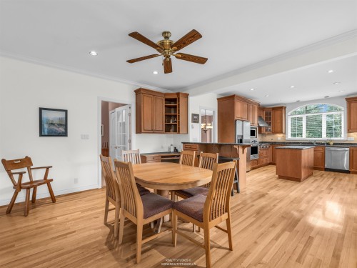 563 Esquimalt Avenue, West Vancouver, BC 