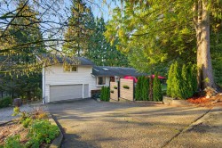 412 Elm Street  Port Moody, BC V3H 2Z4