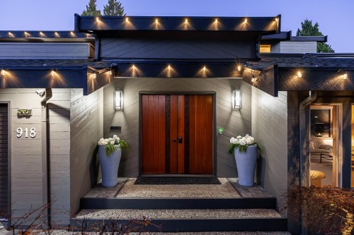 918 50b Street  Delta, BC V4M 2V9