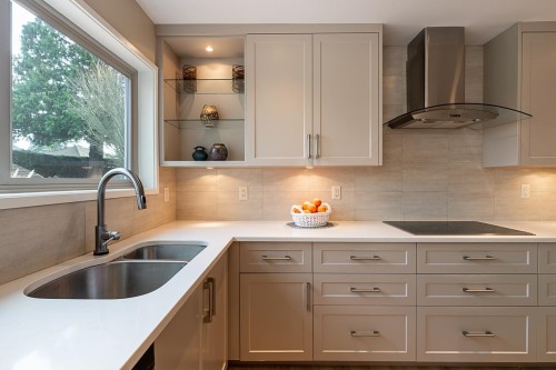 918 50B Street, Delta, BC 