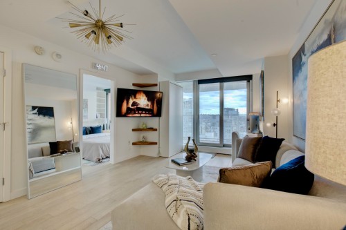 3809-1480 Howe Street, Vancouver, BC 