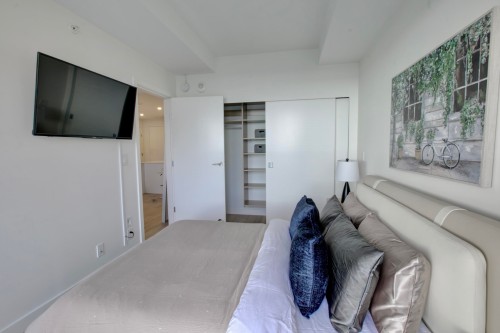 3809-1480 Howe Street, Vancouver, BC 