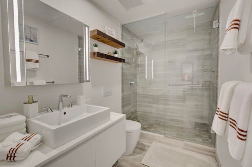 3809-1480 Howe Street, Vancouver, BC 