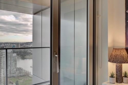 3809-1480 Howe Street, Vancouver, BC 