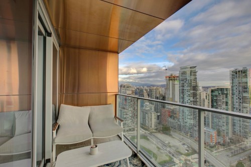 3809-1480 Howe Street, Vancouver, BC 