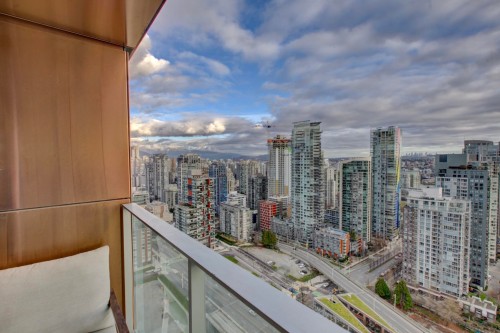 3809-1480 Howe Street, Vancouver, BC 