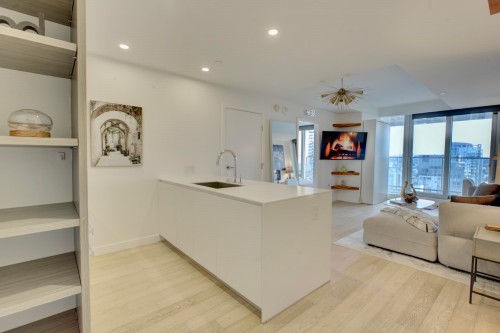 3809-1480 Howe Street, Vancouver, BC 