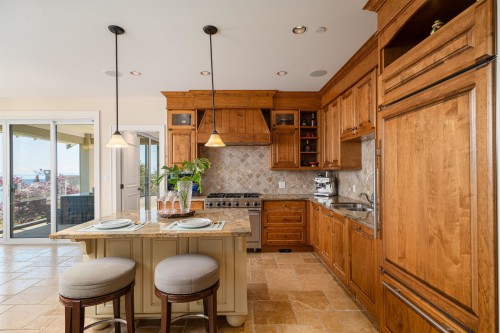 2356 Kadlec Court, West Vancouver, BC 