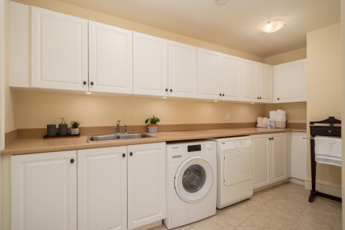 2356 Kadlec Court, West Vancouver, BC 