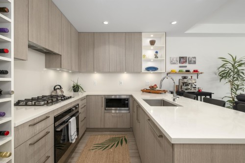 111-747 3Rd Street E, North Vancouver, BC 