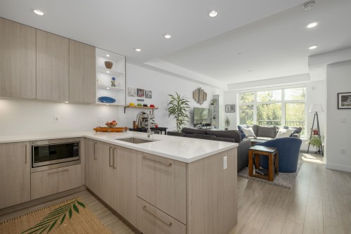 111-747 3Rd Street E, North Vancouver, BC 