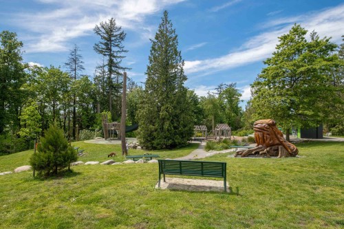 111-747 3Rd Street E, North Vancouver, BC 