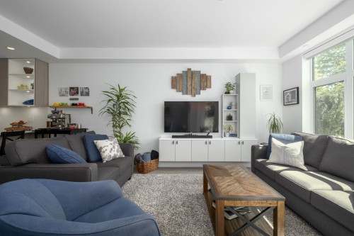 111-747 3Rd Street E, North Vancouver, BC 