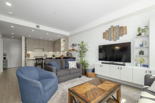 111-747 3Rd Street E, North Vancouver, BC 