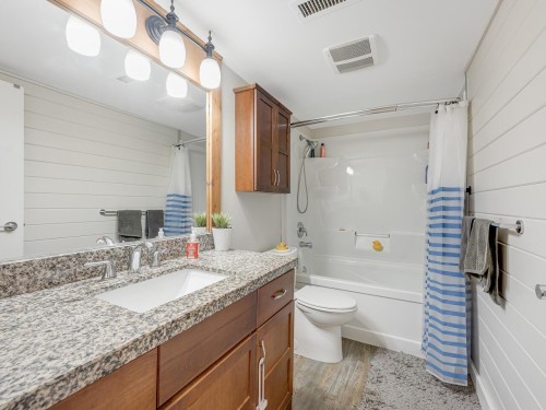 1039 Old Lillooet Road, North Vancouver, BC 