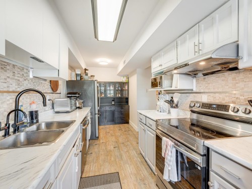 1039 Old Lillooet Road, North Vancouver, BC 