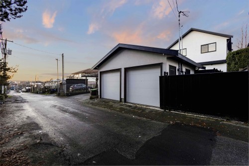 2666 8Th Avenue E, Vancouver, BC 