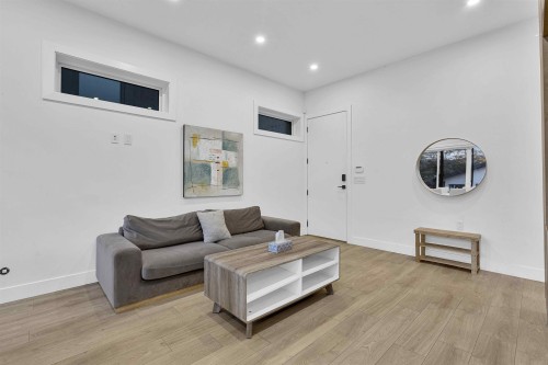 2666 8Th Avenue E, Vancouver, BC 