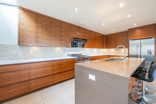 2272 Nelson Avenue, West Vancouver, BC 