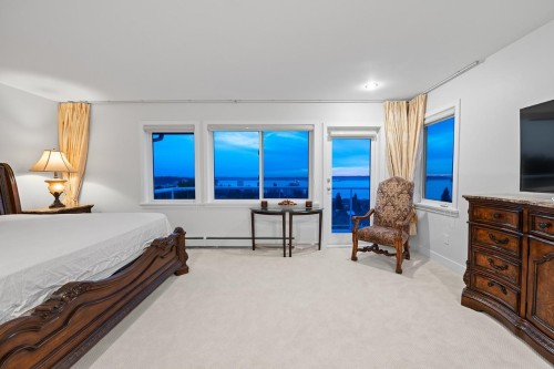 2272 Nelson Avenue, West Vancouver, BC 