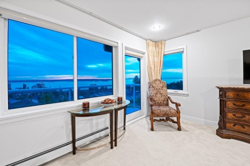 2272 Nelson Avenue, West Vancouver, BC 