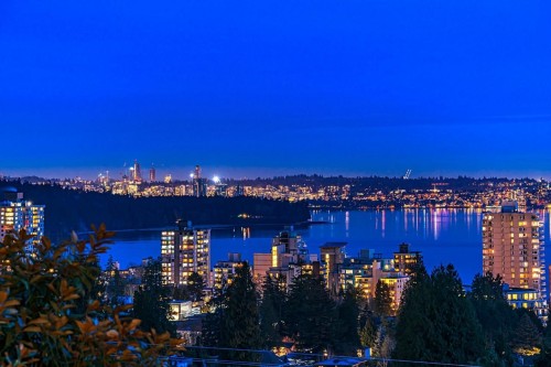 2272 Nelson Avenue, West Vancouver, BC 
