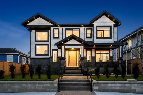 218 Osborne Avenue  New Westminster, BC V3L 1Y8