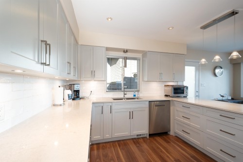 2341 Panorama Drive, North Vancouver, BC 