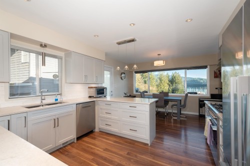 2341 Panorama Drive, North Vancouver, BC 