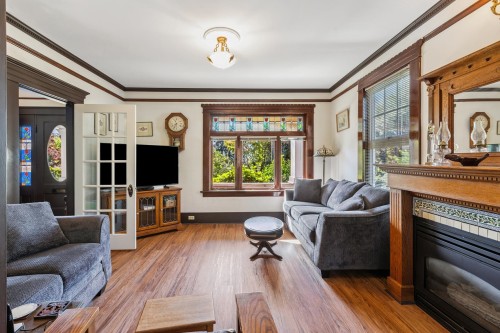 234 Windsor Road W, North Vancouver, BC 