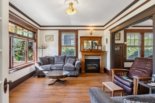 234 Windsor Road W, North Vancouver, BC 