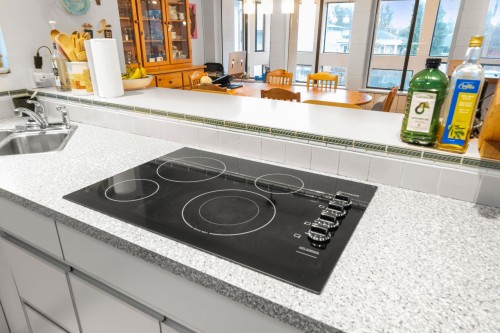 741 14Th Street E, North Vancouver, BC 