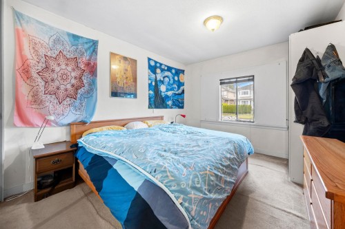 741 14Th Street E, North Vancouver, BC 