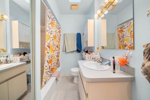 741 14Th Street E, North Vancouver, BC 